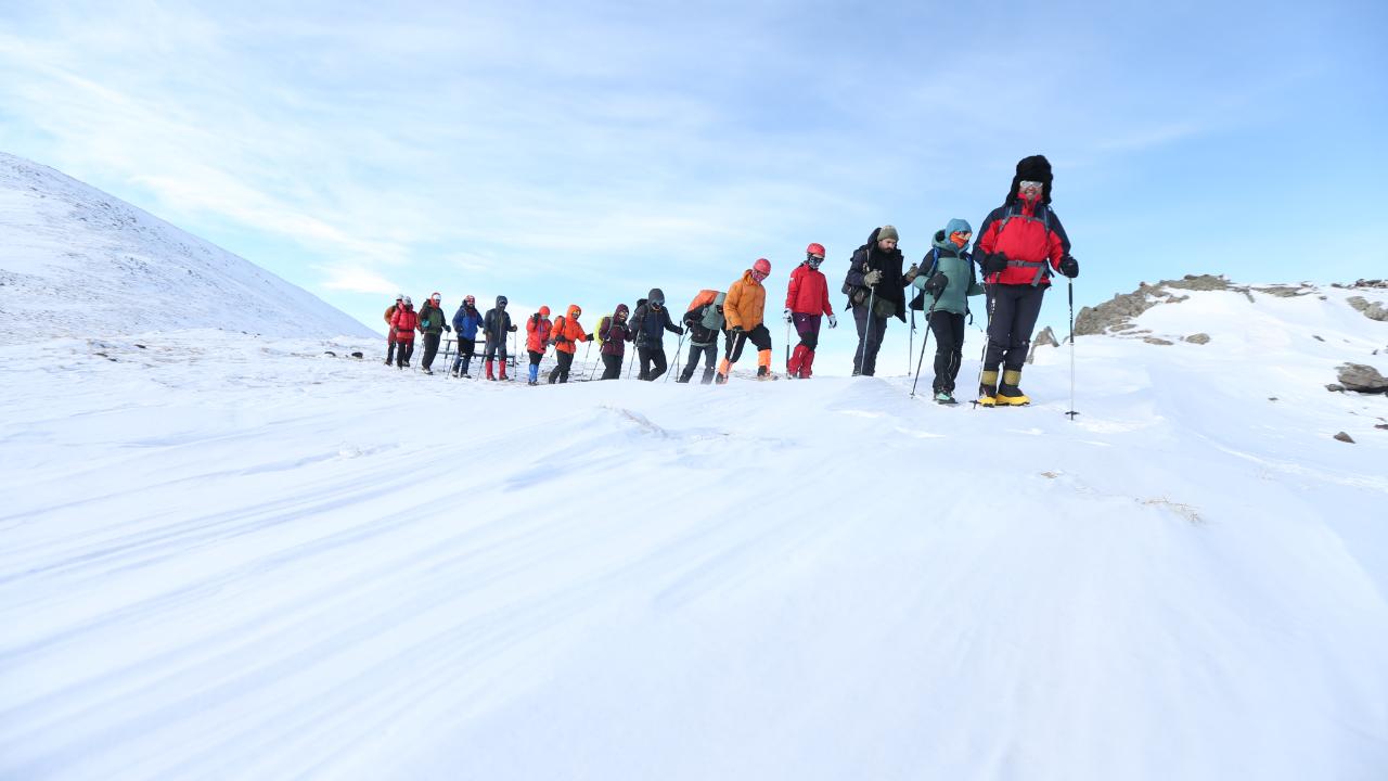 Dağcılar Sarıkamış şehitlerini zirvede andı