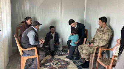 Digor Kaymakamı Kahraman köylerde vatandaşlarla buluşuyor