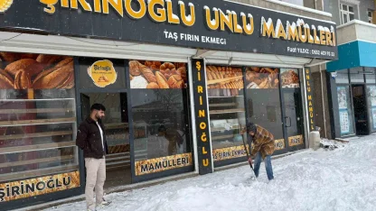 Diyadin’de kar yağışı hayatı olumsuz etkiledi