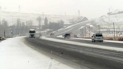 Dolu yağışı ulaşımı olumsuz etkiledi