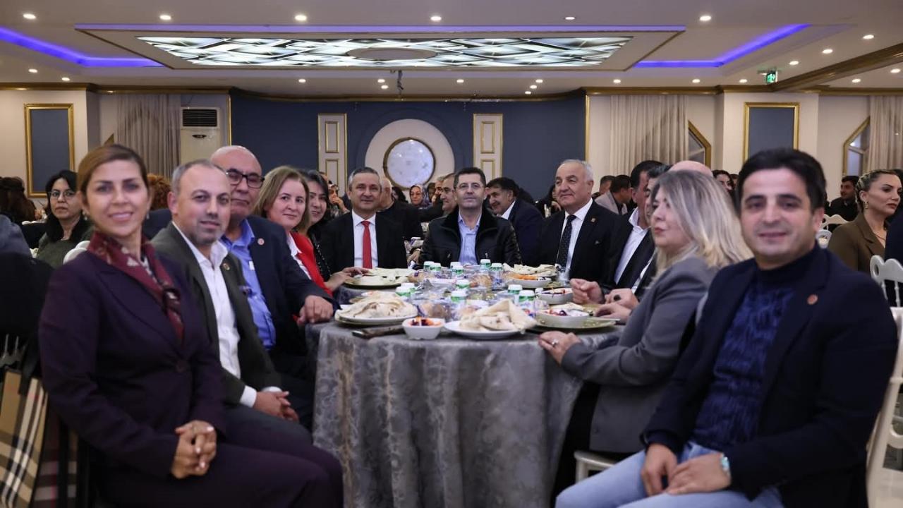 Dostluk ve dayanışma gecesine katılanlara teşekkür