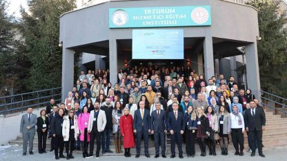 Öğretmenler Erzurum'da eğitimde