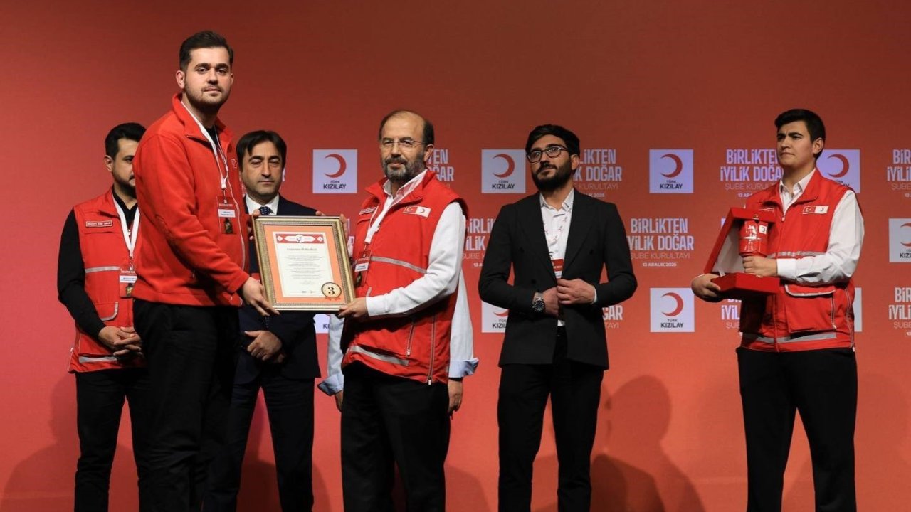Erzurum Kızılay’a üç ödül