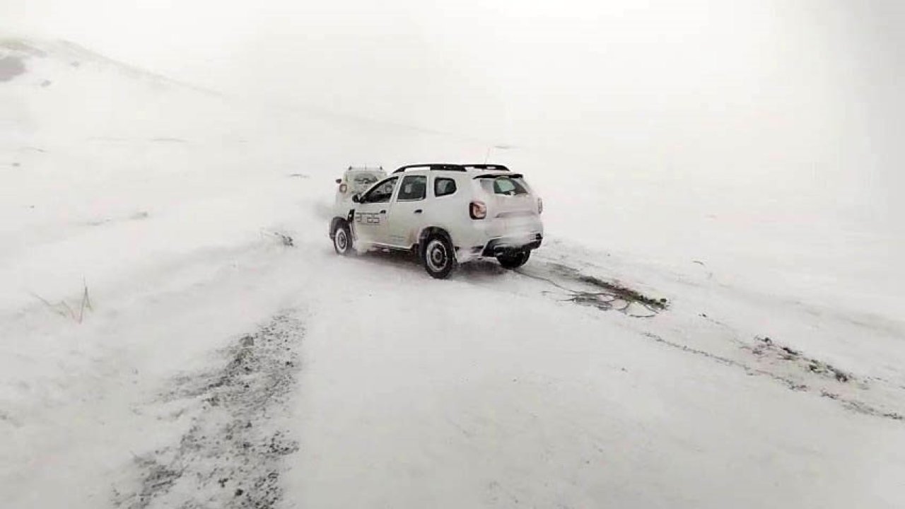 Erzurum’da kar ve tipi ulaşımı durma noktasına getirdi