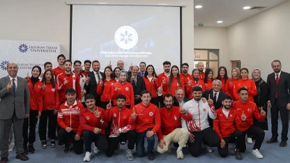 ETÜ, üniversiteler ligindeki şampiyonluğunu basın buluşmasıyla kutladı