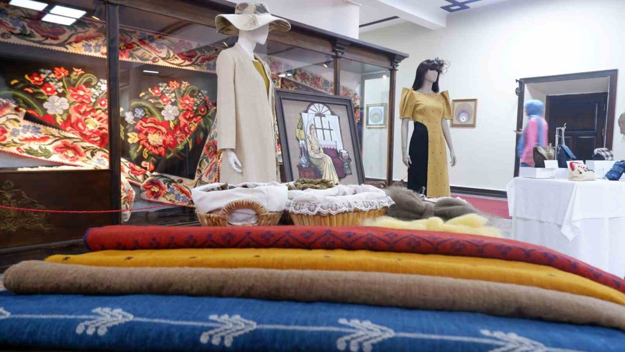 Geçmiş ve gelecek ehramda buluşuyor