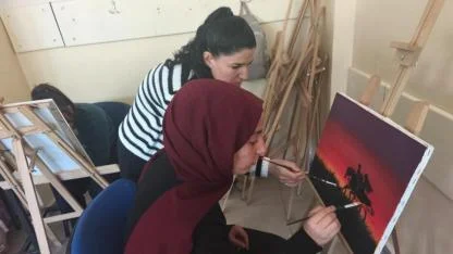 Gençler zararlı alışkanlıklardan resim yaparak uzaklaşıyor