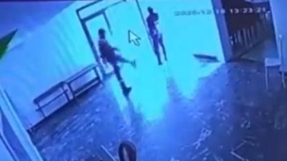 Görevliye tekme atan adam tepki çekti