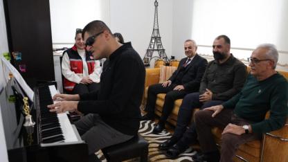 Görme engelli Mehmet'in büyük başarısı