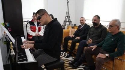 Görme engelli Mehmet'in büyük başarısı