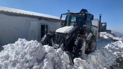 Hakkari'de 2 köy ve 10 mezra yolu kapandı