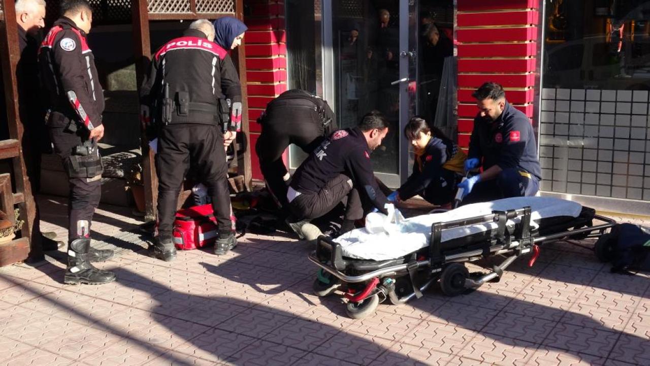 Husumetlisini silahla yaraladı