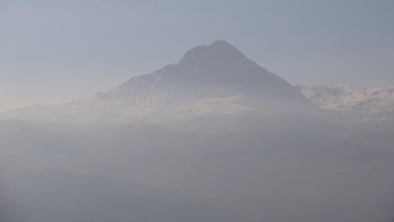 Iğdır'ın yüksek kesimleri sisle kaplandı