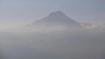 Iğdır'ın yüksek kesimleri sisle kaplandı