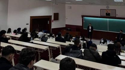 Ekonomist ve Yazar Ziya Sevim'den öğrencilere tavsiye