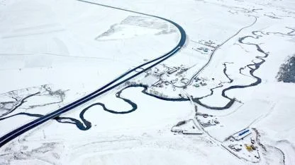 Karla kaplı menderesler havadan görüntülendi