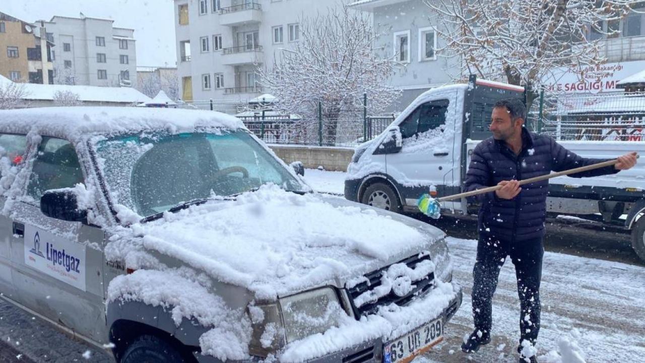 Karlıova güne karla başladı