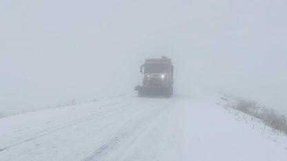 Kars-Göle kara yolunda ulaşıma kar ve sis engeli