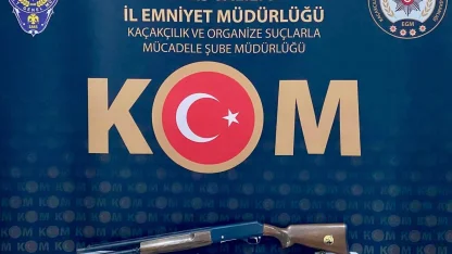 Kars merkezli 3 ilçede silah tacirlerine operasyon: Çok sayıda silah ve mühimmat ele geçirildi