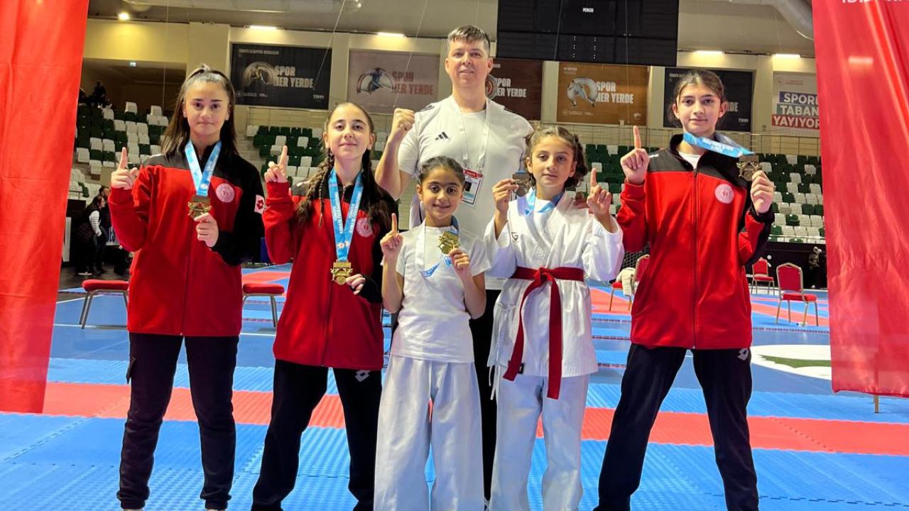 Karslı sporculara Giresun’da altın madalya yağmuru