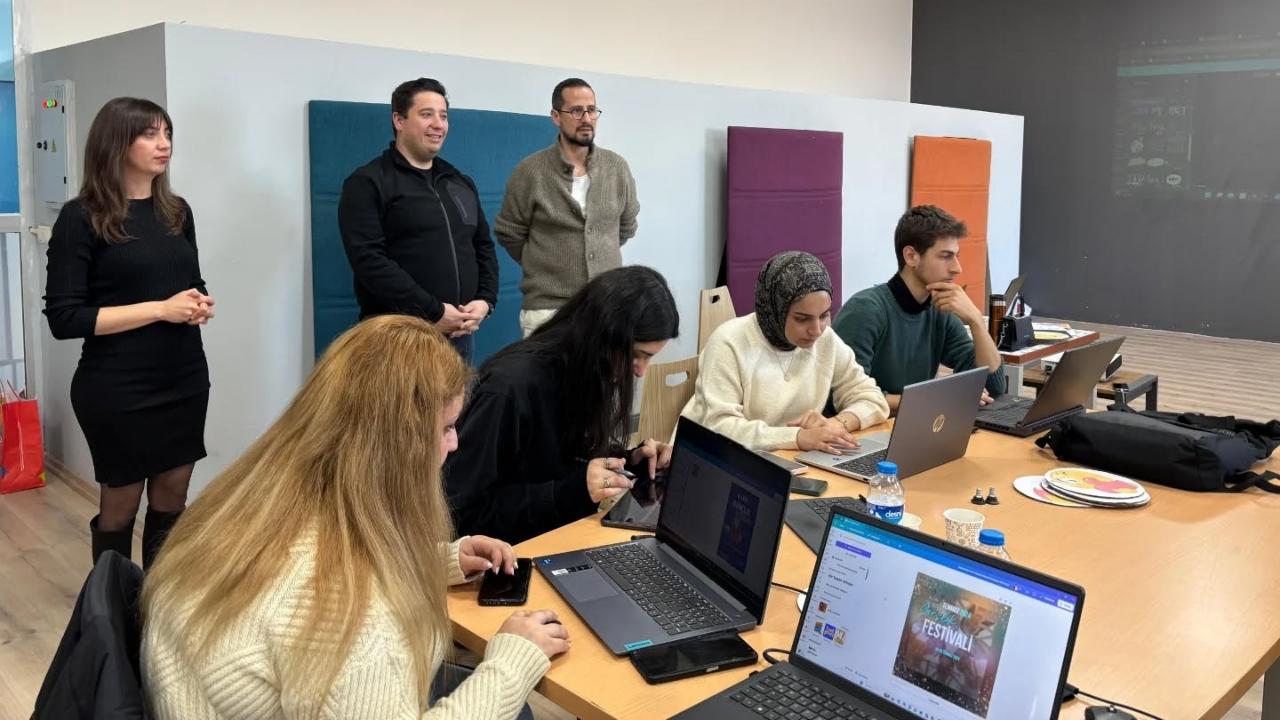 Kars’ta “A’dan Z’ye Canva Eğitimi” programı