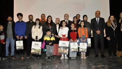 Kars’ta en çok kitap okuyan öğrenci ve veliler ödüllendirildi