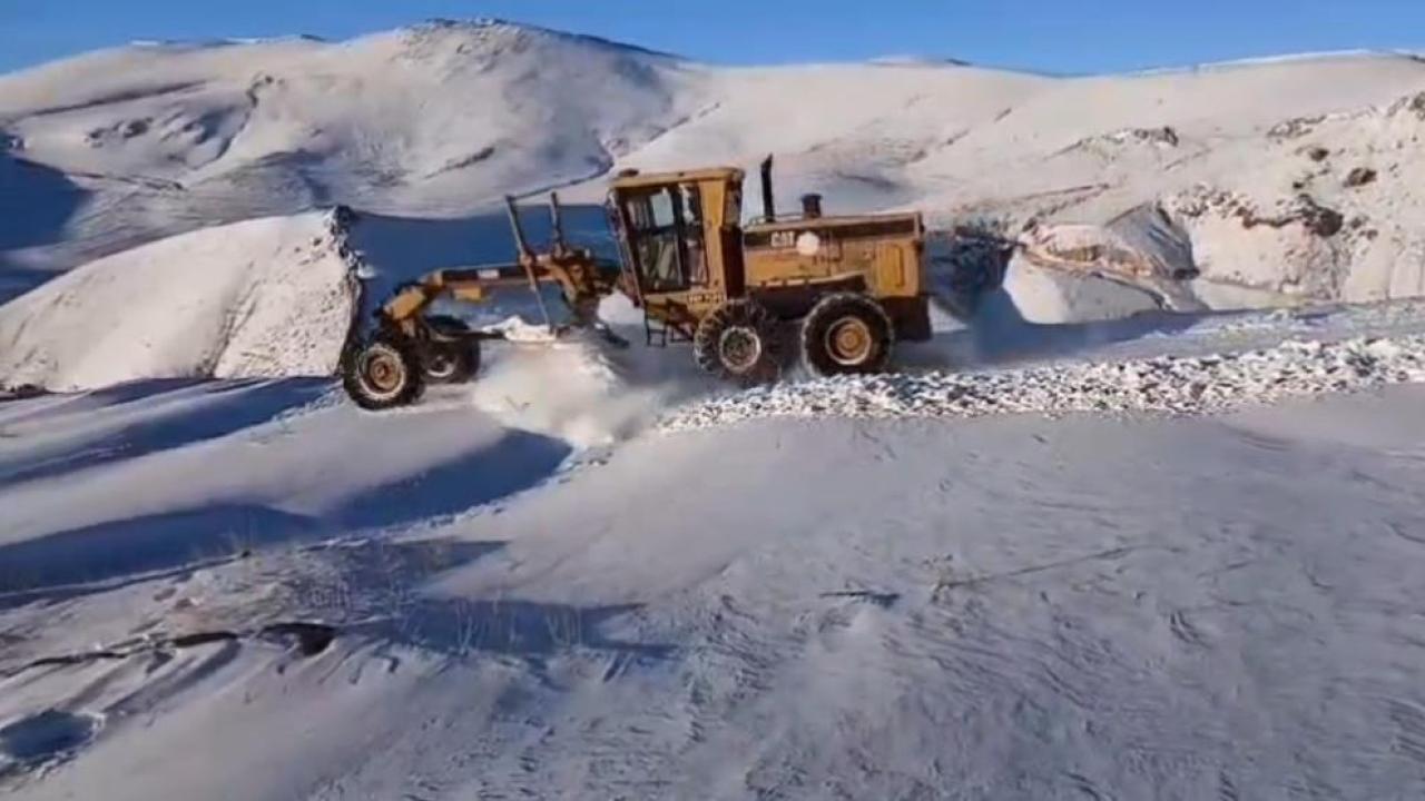 Kars’ta kapalı köy yolu kalmadı