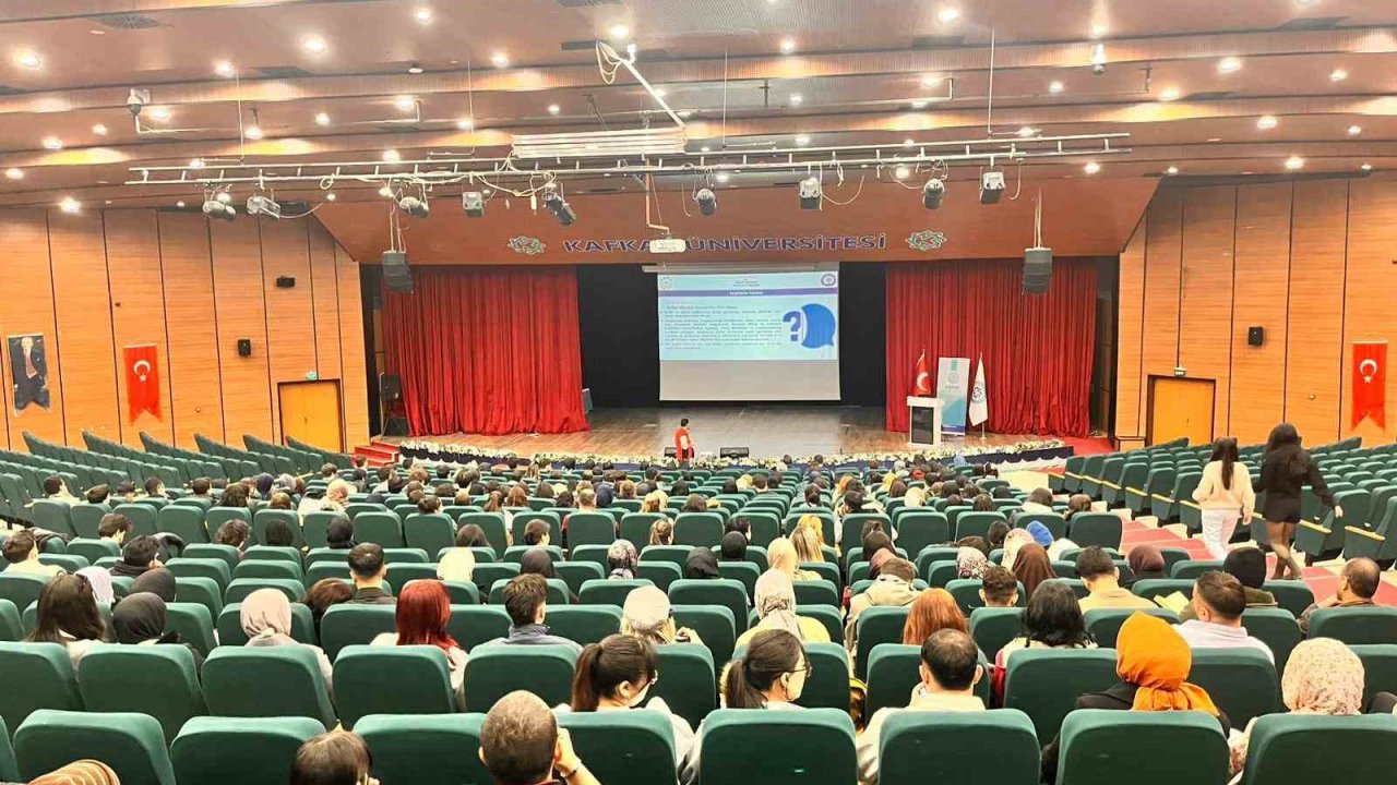 Kars’ta öğrencilere terörle mücadele bilgilendirmesi yapıldı