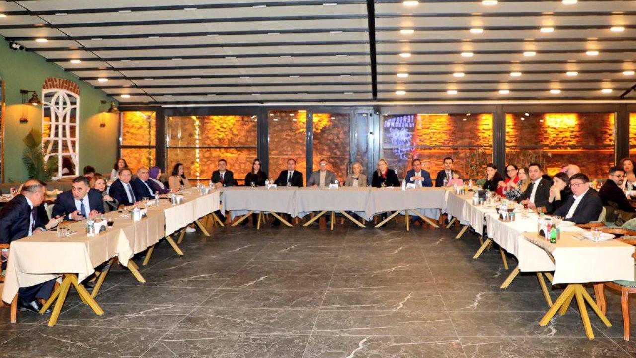 Kars’ta tayini çıkan adliye personeli için veda gecesi düzenlendi