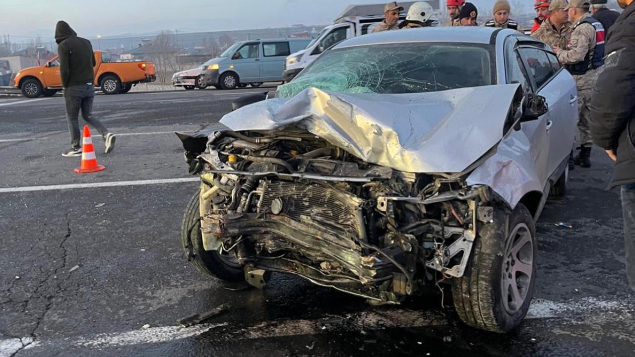 Kars’ta trafik kazası: 3 yaralı