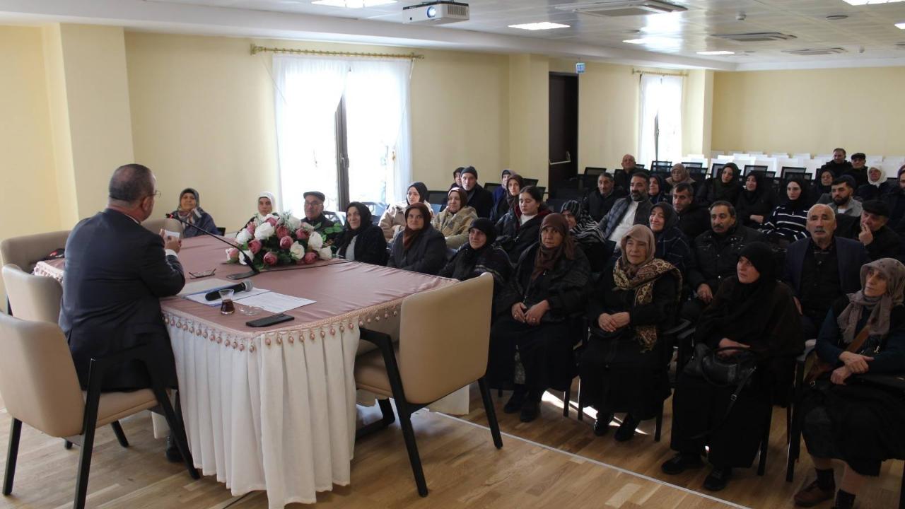 Kars'ta umre yolcuları bilgilendirdi