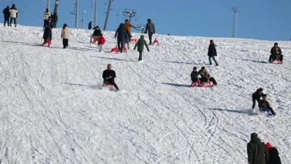 Küpkıran Kayak Merkezi'nde çocukların kızak keyfi