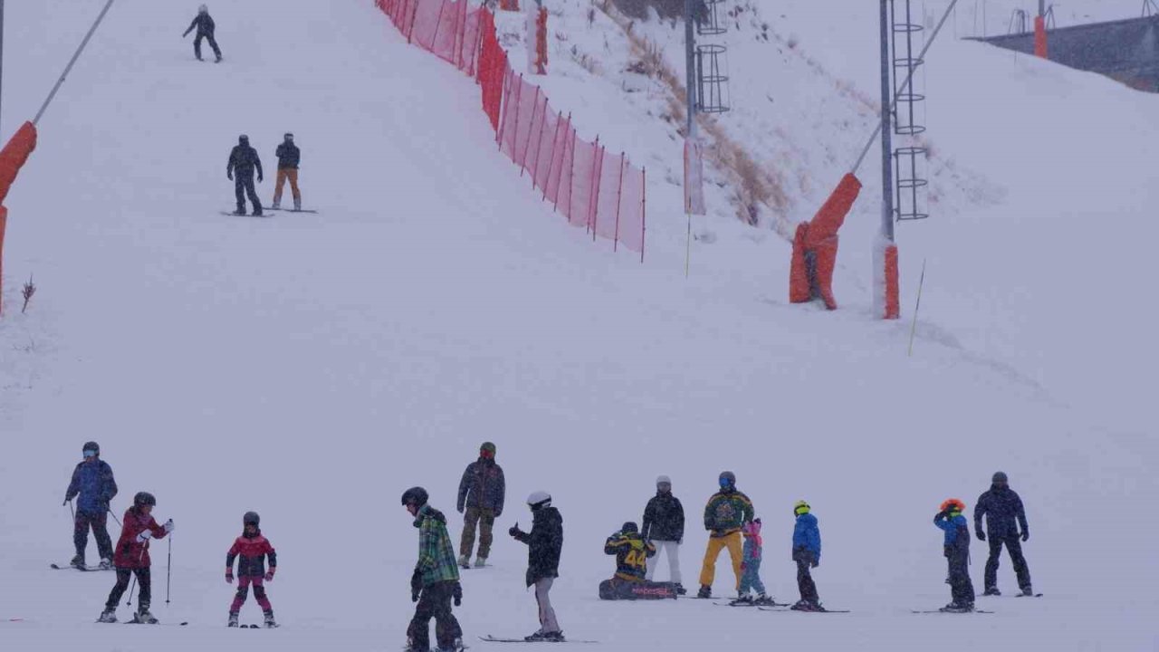 Palandöken’de kar, kış ve kayak keyfi