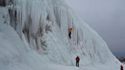 Palandöken buz tırmanış duvarı dikkat çekiyor