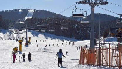 Sarıkamış Kayak Merkezi'nde hafta sonu yoğunluğu