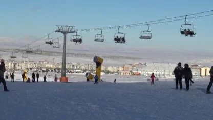 Sarıkamış Kayak Merkezi'nde yılbaşı hazırlıkları tamamlandı