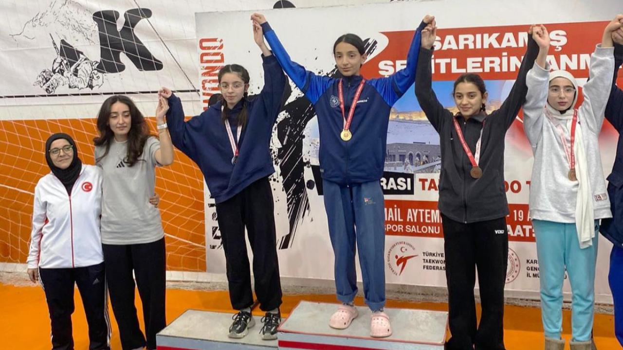 Sarıkamış Şehitlerini Anma tekvando turnuvası devam ediyor