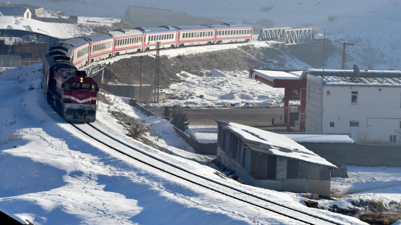 Sarıkamış’ta dondurucu soğuklar sürüyor