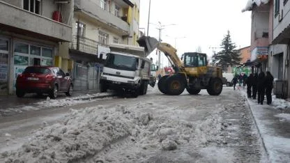 Sarıkamış'ta kar temizleme çalışması