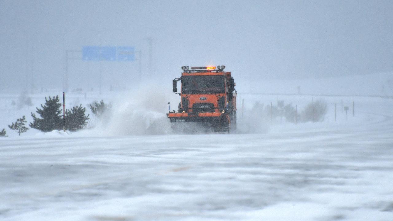 Sarıkamış'ta kar yağışı etkili oldu