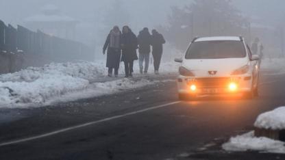 Sarıkamış'ta sis ulaşımı olumsuz etkiledi