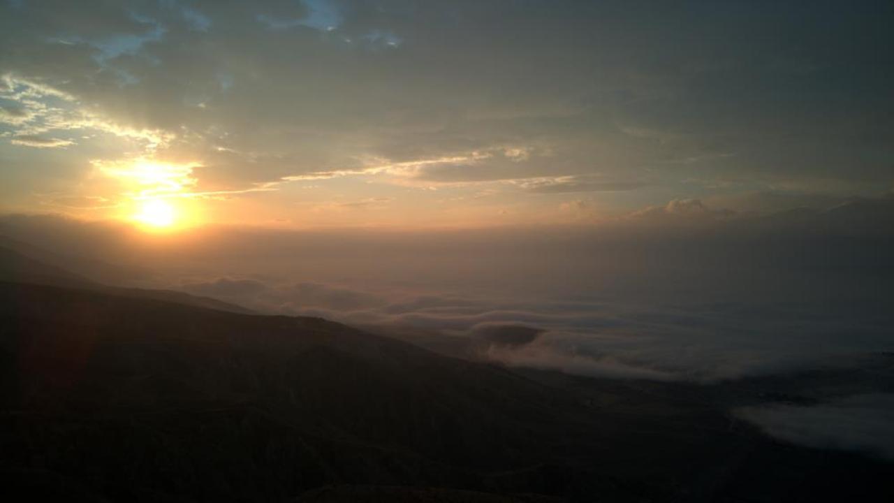 Sisle kaplanan dağlarda eşsiz manzara