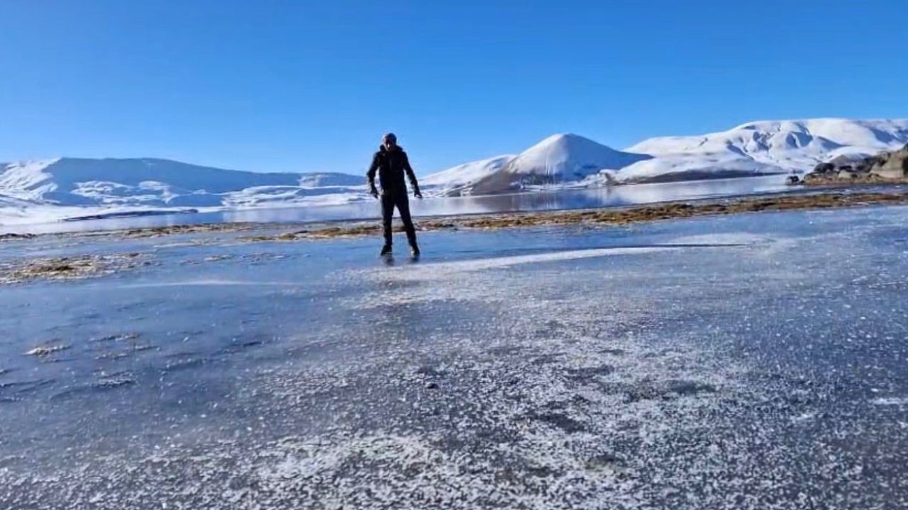 Taşlıçay Balık Gölü kısmen buz tuttu