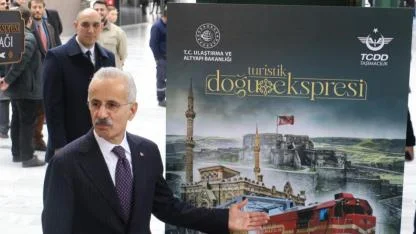 Turistik Doğu Ekspresi ilk seferi için Kars'a uğurlandı