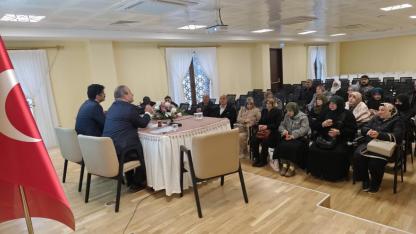 Umre yolcularına bilgilendirme semineri