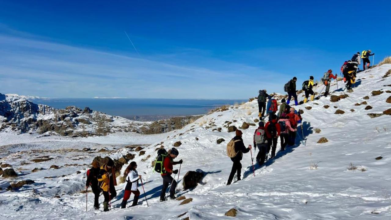 Vadi Doğa Sporları Kulübü zirve tırmanışında