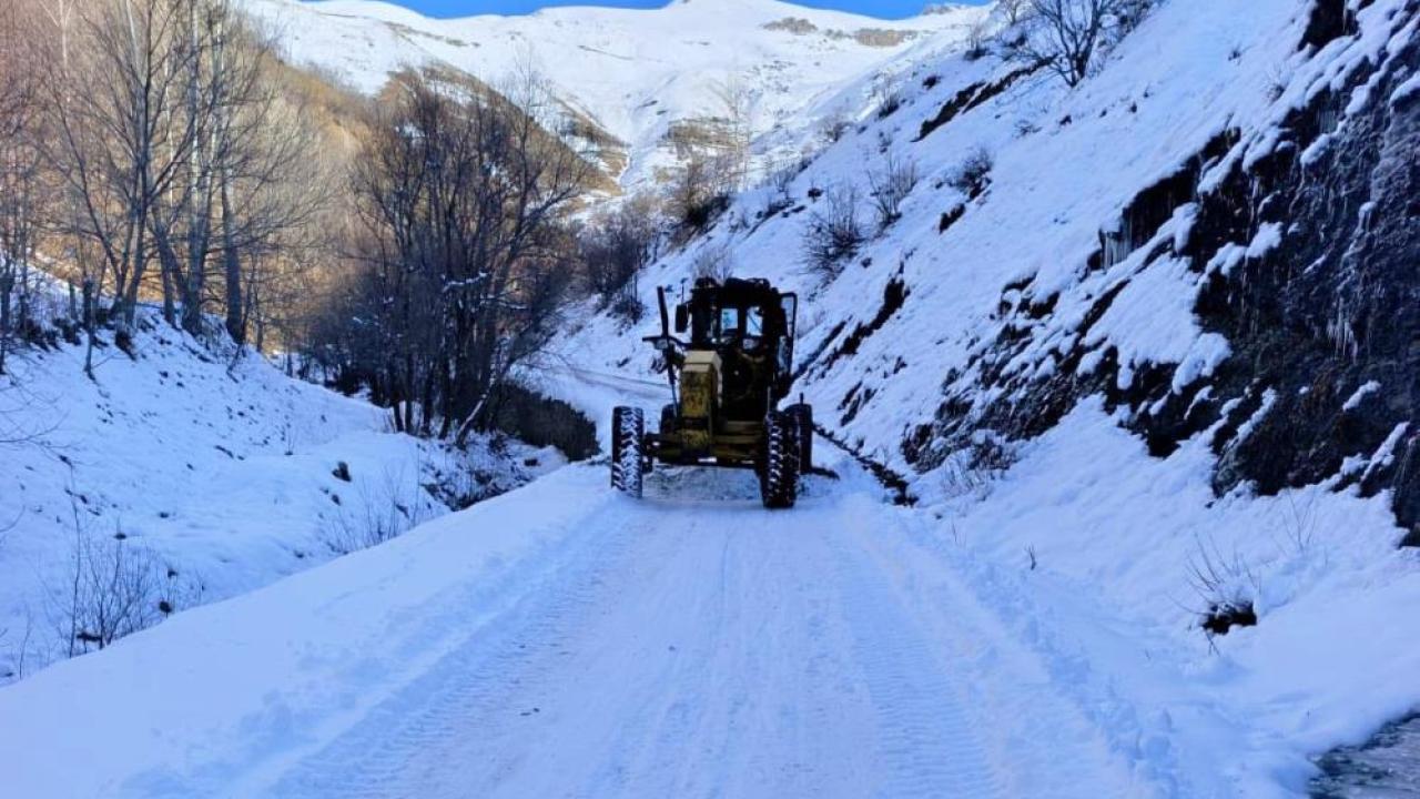 Van-Bahçesaray yolu ulaşıma kapandı