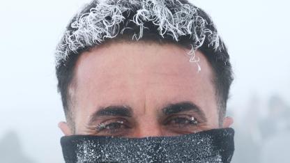 Vatandaşların kaş ve saçları kırağı tuttu