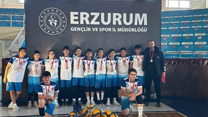 Voleybolda Erzurum Şampiyonu Oltu Cumhuriyet Ortaokulu