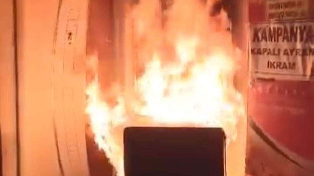 Yanan işletmenin yardımına esnaf yetişti